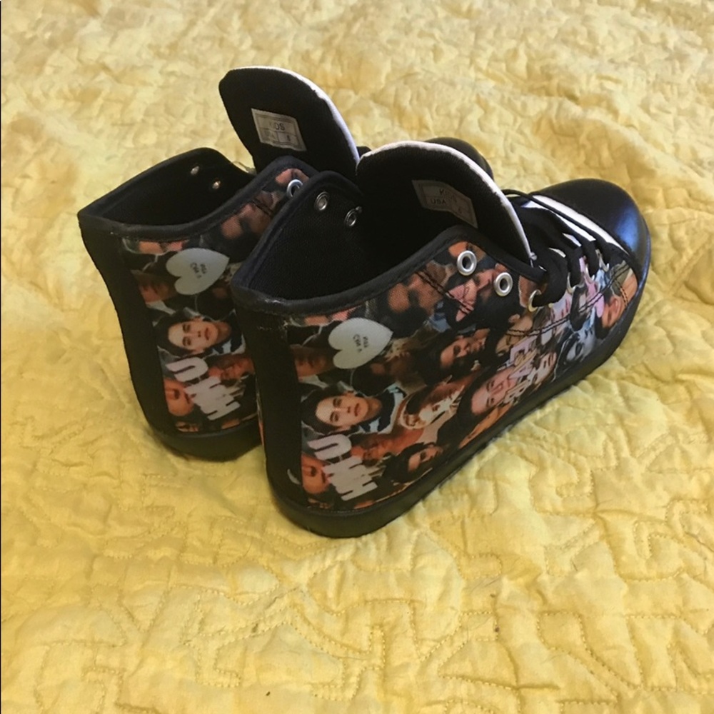 costom cole sprouse shoes!